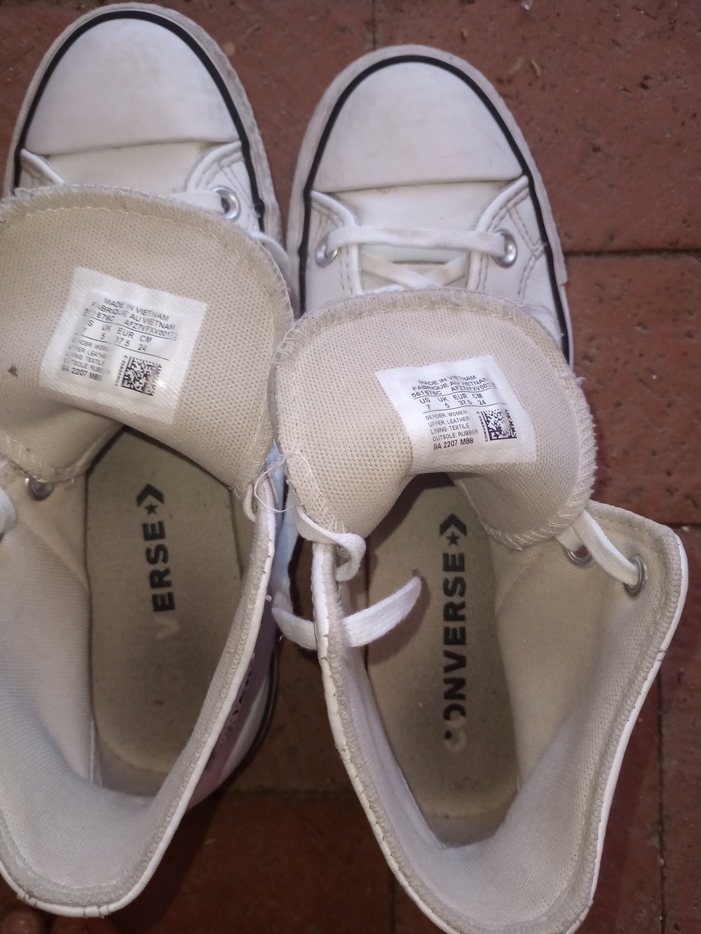 White Leather Converse Chuck Taylors Platform Flatform Lace Up Athletic Shoes - Picture 5 of 6